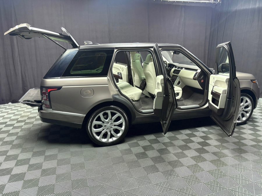 Used 2017 Land Rover Range Rover HSE image 23