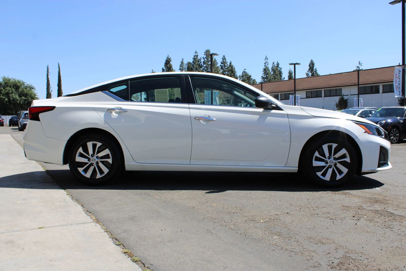 Used 2024 Nissan Altima 2.5 S image 40