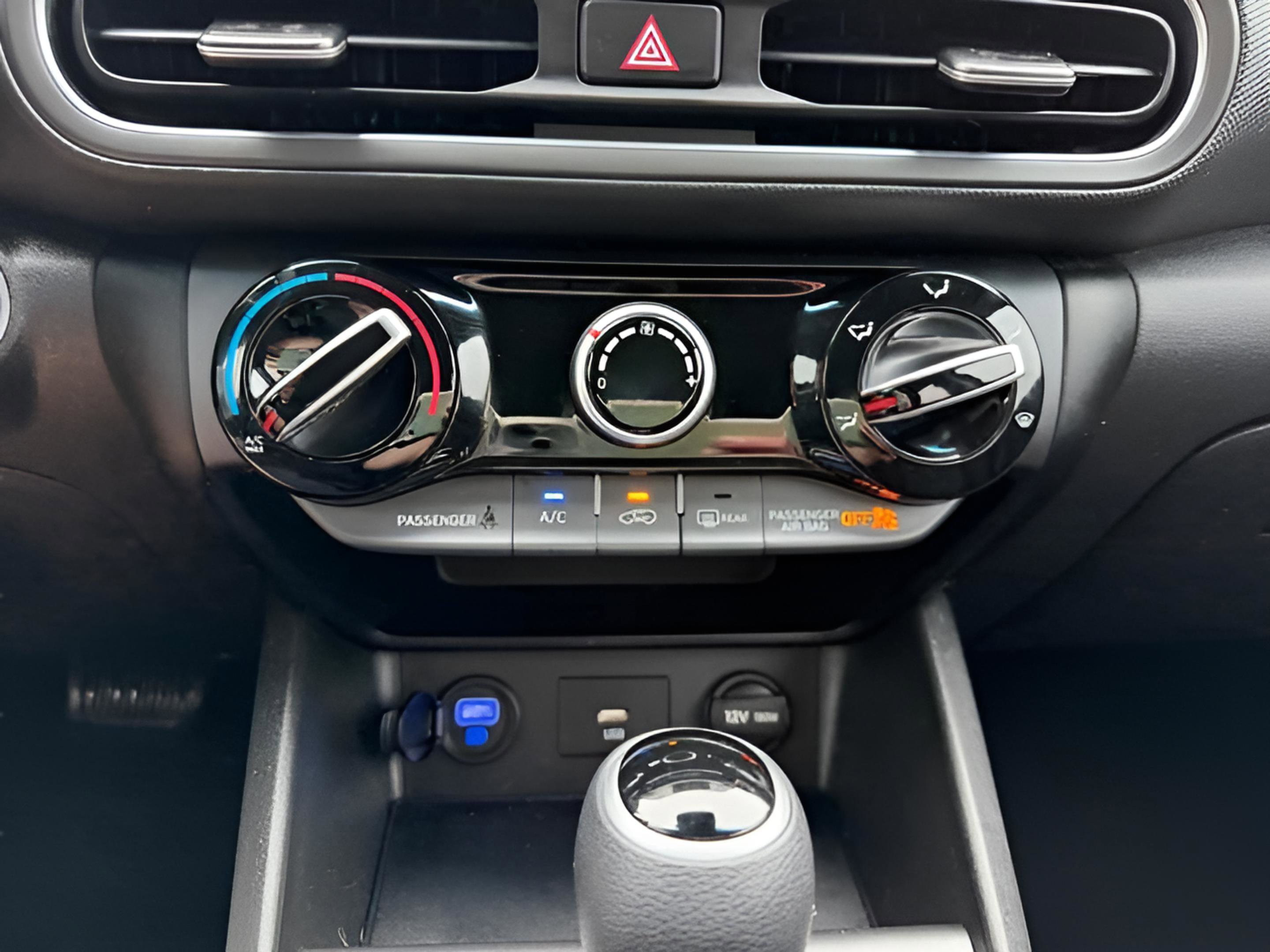Used 2023 Hyundai Kona SEL AWD/4WD image 17