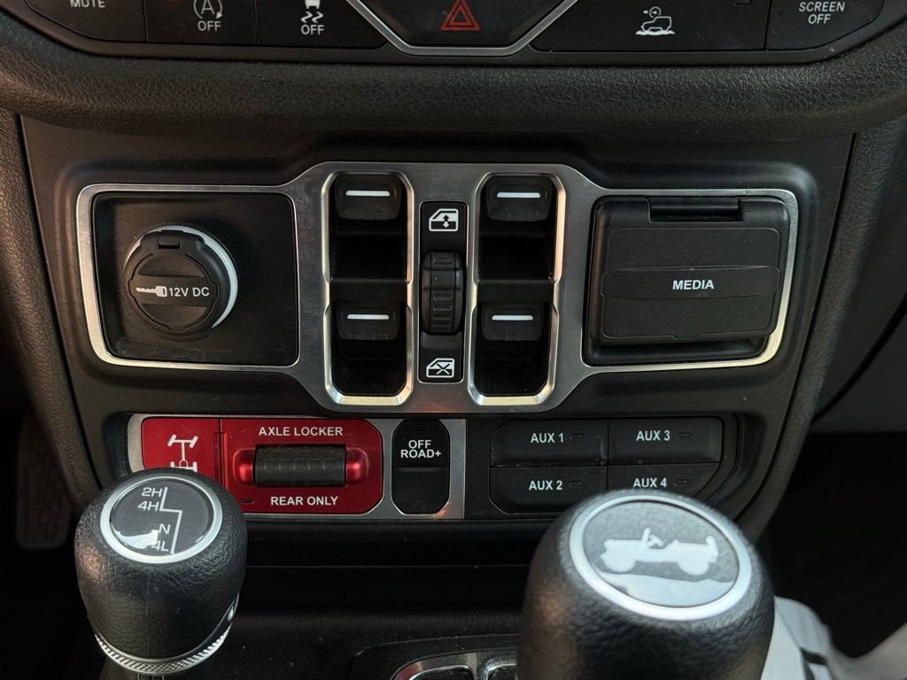 Used 2024 Jeep Wrangler Unlimited Sport AWD/4WD image 40