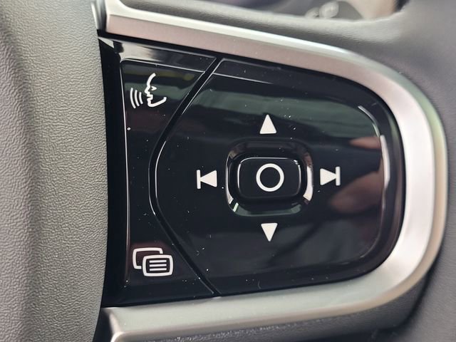 New 2026 Volvo XC90 B6 Plus w/ Protection Package Premier AWD/4WD image 32