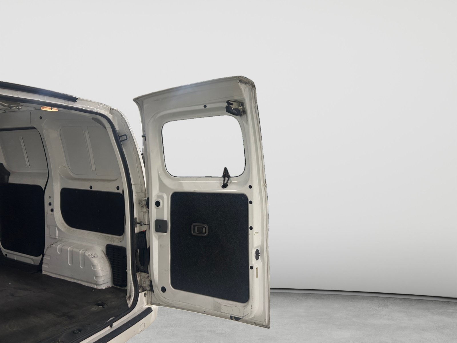 Used 2014 Nissan NV200 SV w/ Technology Package FWD image 12