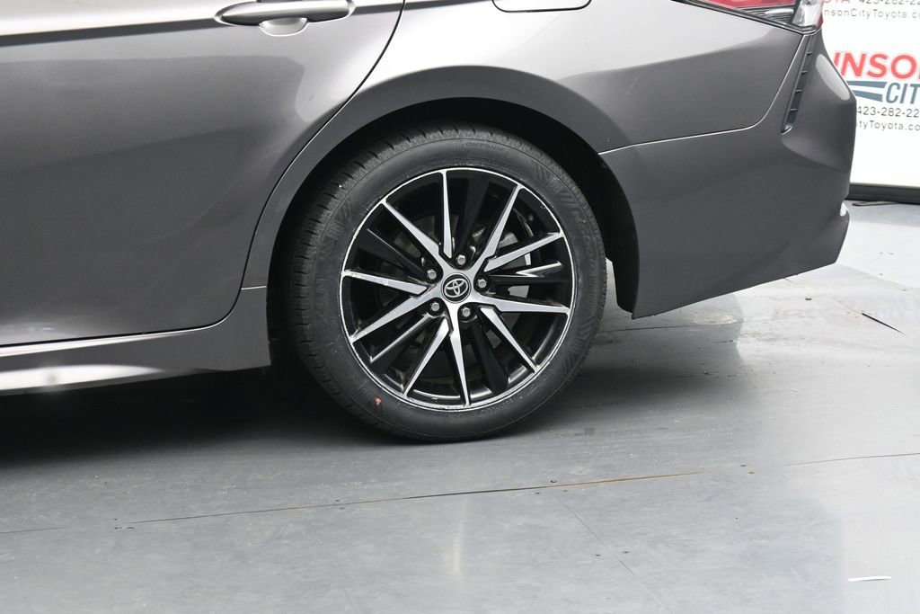 Used 2022 Toyota Camry SE FWD image 13