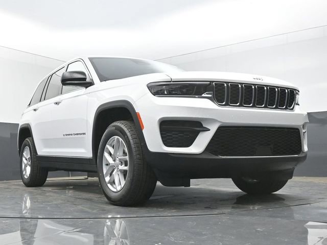 New 2026 Jeep Grand Cherokee Laredo AWD/4WD video 1
