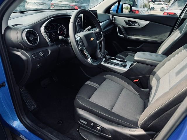 Used 2025 Chevrolet Blazer LT AWD/4WD image 17