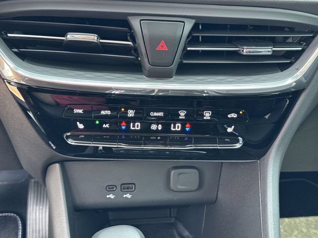Used 2026 Buick Encore GX Avenir w/ Avenir Technology Package AWD/4WD image 18