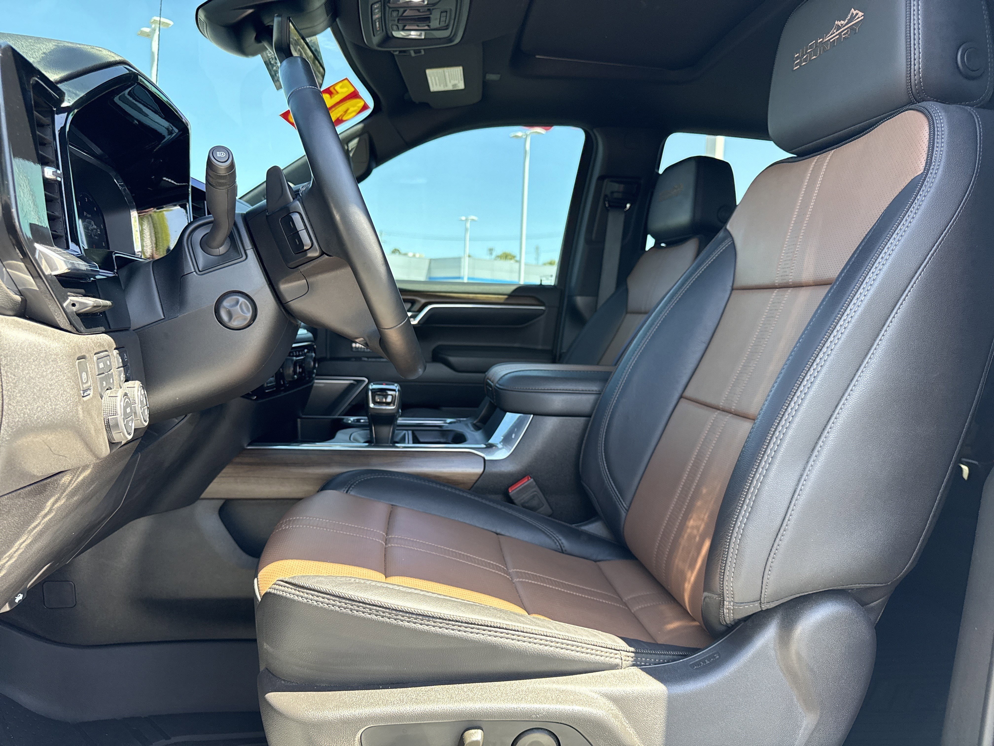 Used 2025 Chevrolet Silverado 1500 High Country w/ Technology Package AWD/4WD image 16