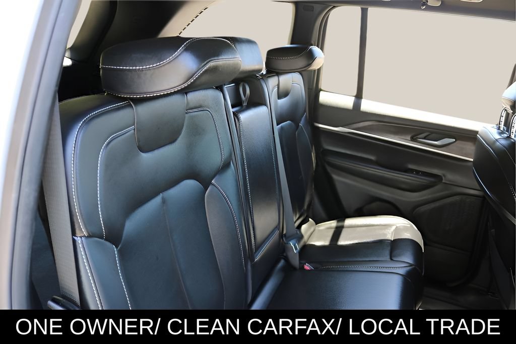 Used 2025 Jeep Grand Cherokee Limited RWD image 15