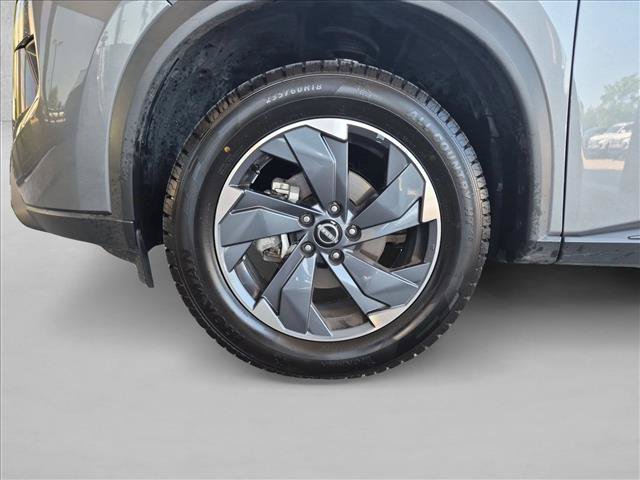 Used 2024 Nissan Rogue SV FWD image 23