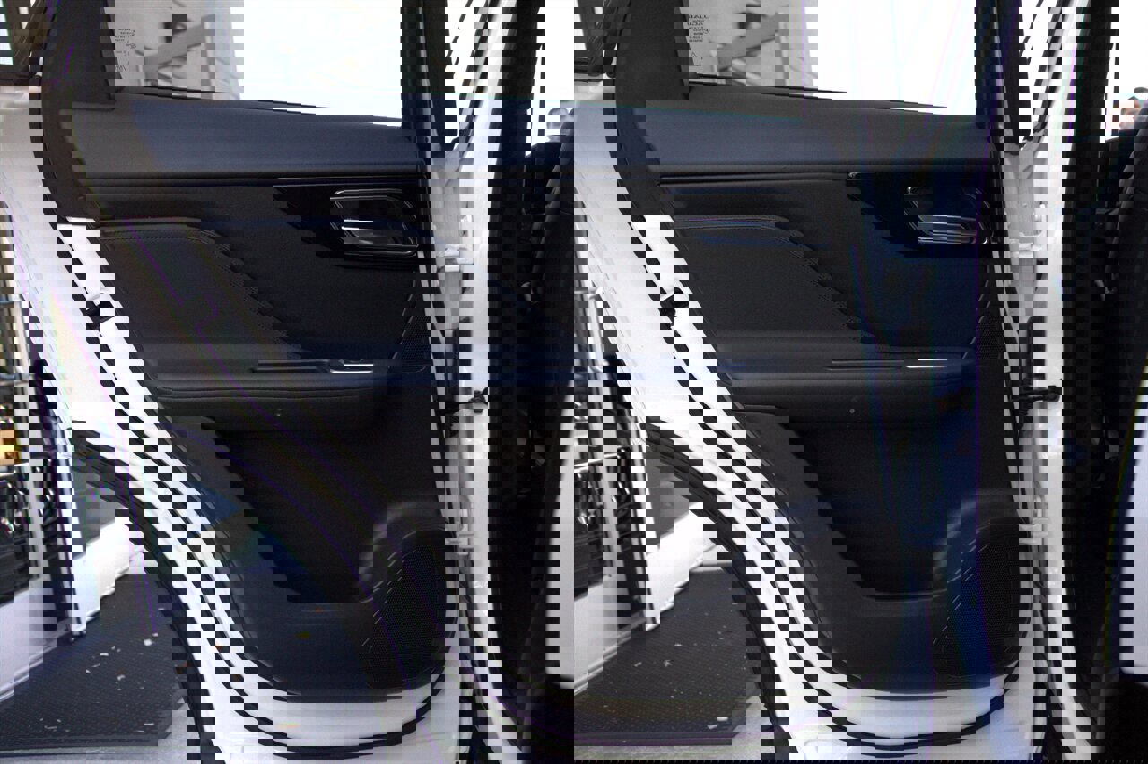 Used 2018 Jaguar F-PACE Premium image 13