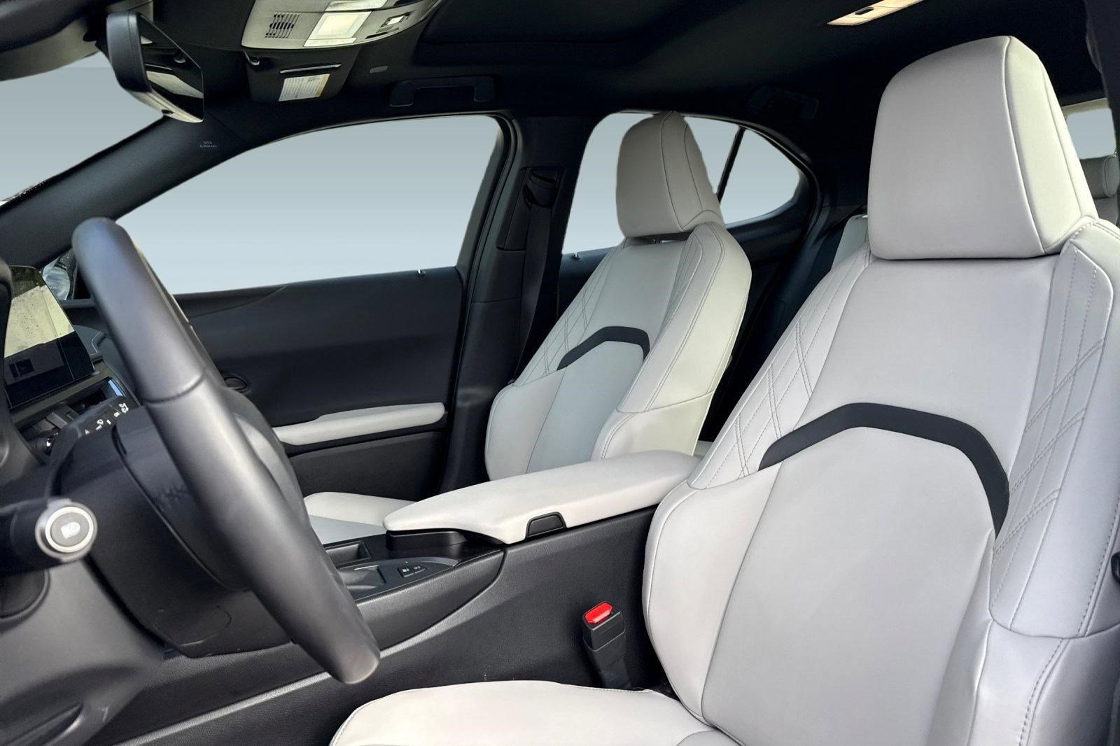 Used 2024 Lexus UX 250h FWD image 5