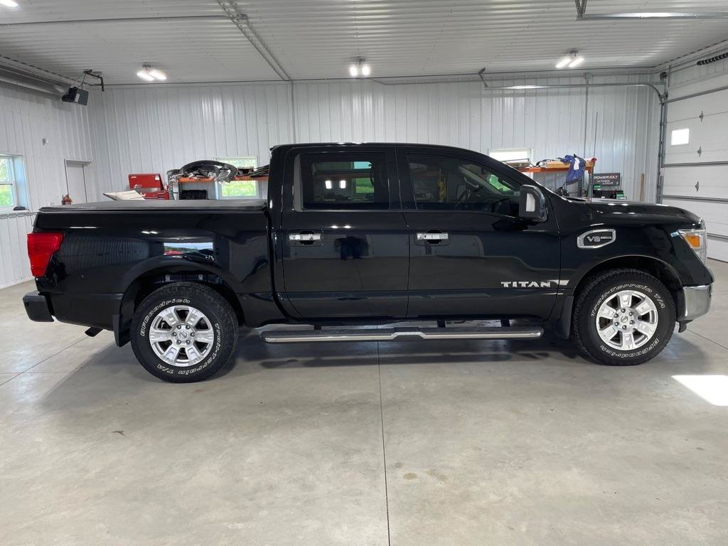 Used 2017 Nissan Titan SV AWD/4WD image 8