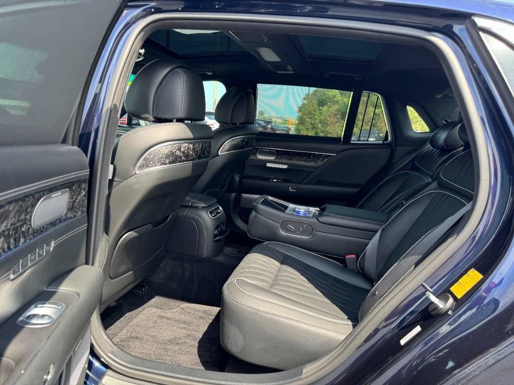 Used 2023 Genesis G90 3.5T AWD/4WD image 10