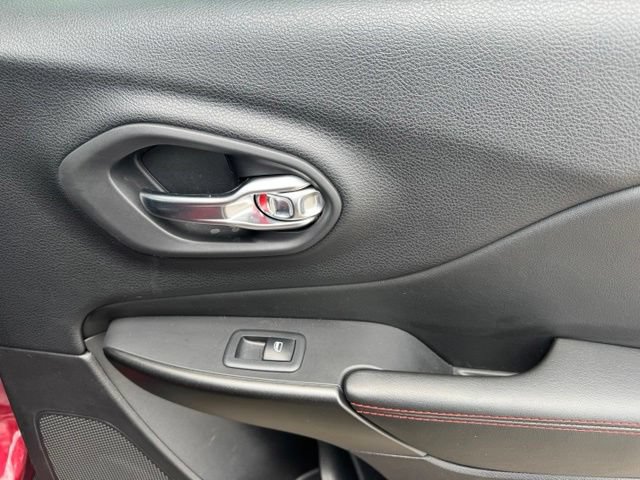 Certified 2019 Jeep Cherokee Trailhawk w/ Comfort/Convenience Group AWD/4WD image 25