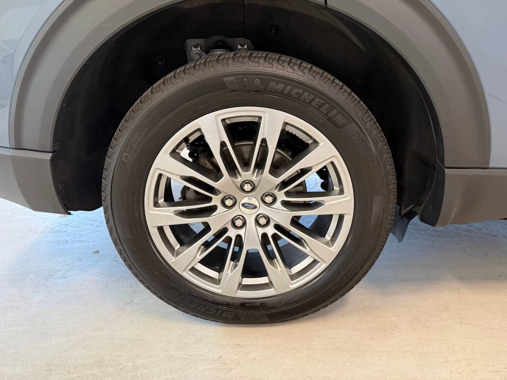Certified 2025 Ford Explorer Active w/ Active Comfort Package AWD/4WD image 11