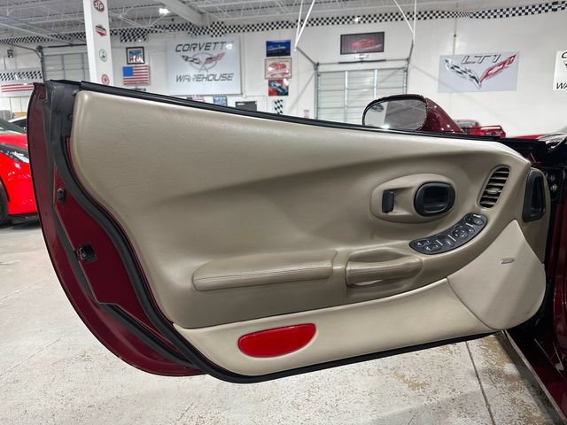 Used 2003 Chevrolet Corvette Coupe w/ Preferred Equipment Group RWD image 15