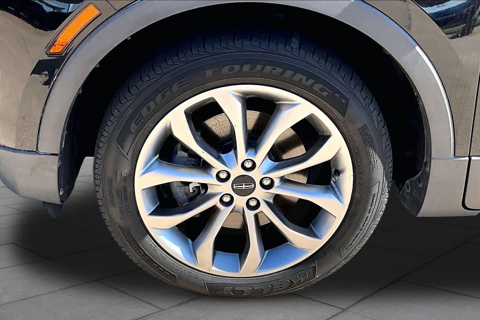 Used 2019 Lincoln MKC Select w/ Select Plus Package FWD image 9