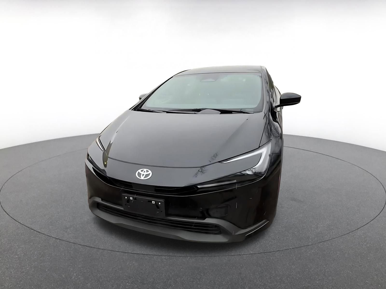 Used 2025 Toyota Prius LE image 8
