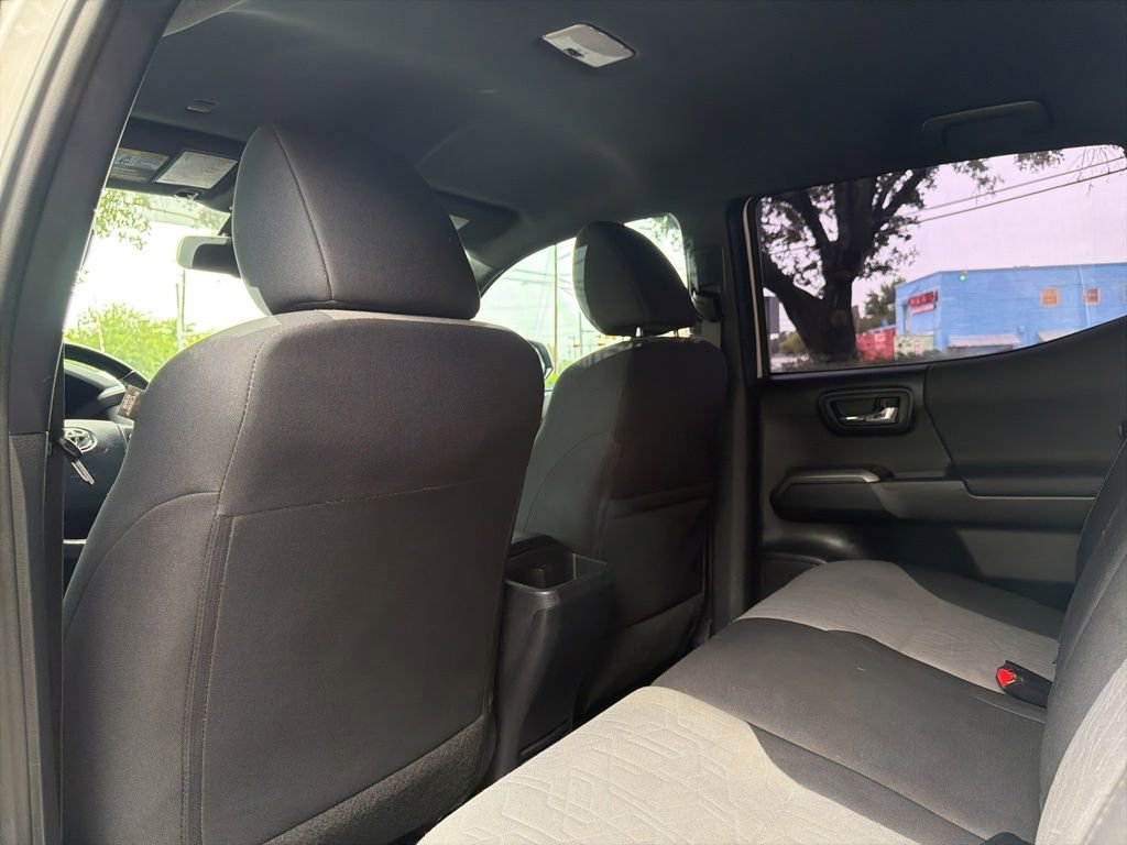 Used 2020 Toyota Tacoma TRD Sport AWD/4WD image 19