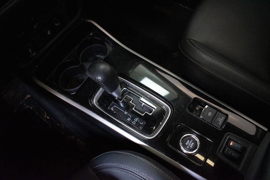 Used 2019 Mitsubishi Outlander AWD image 18