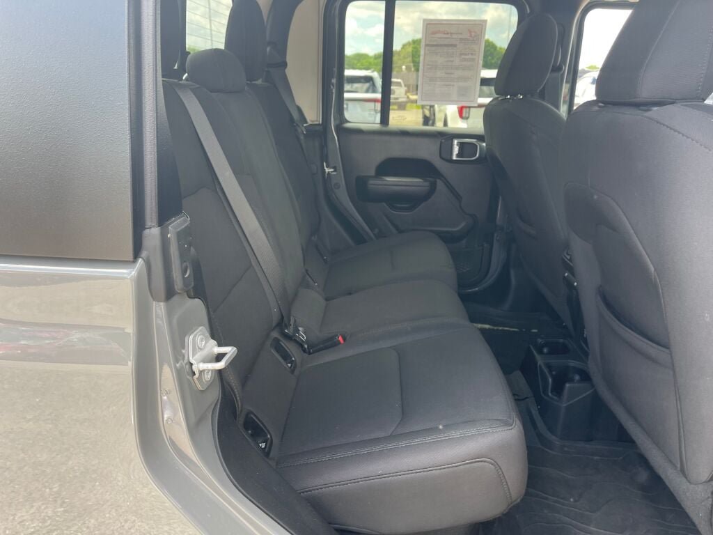 Used 2022 Jeep Gladiator Sport AWD/4WD image 28