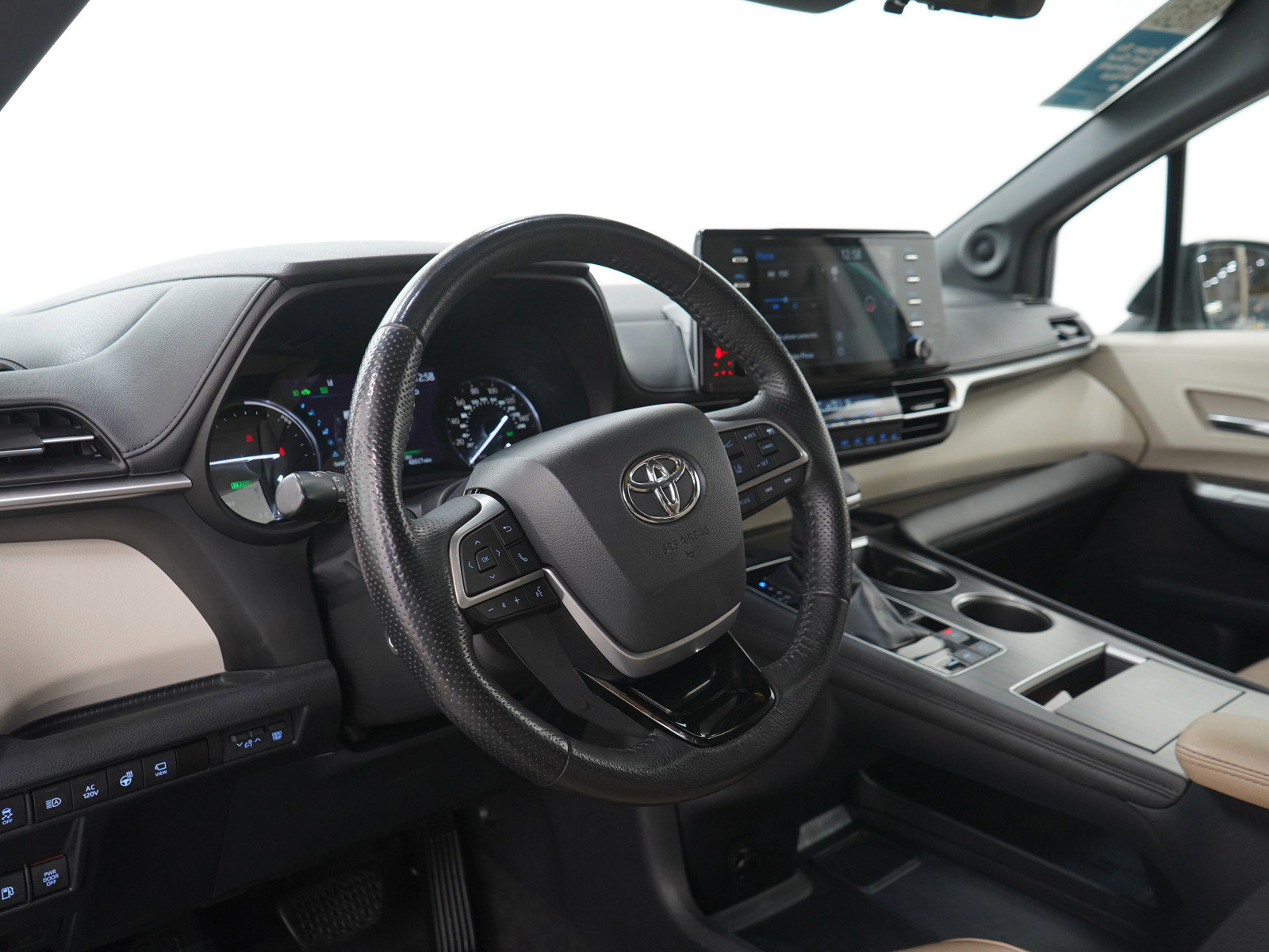 Used 2021 Toyota Sienna Limited AWD/4WD image 28