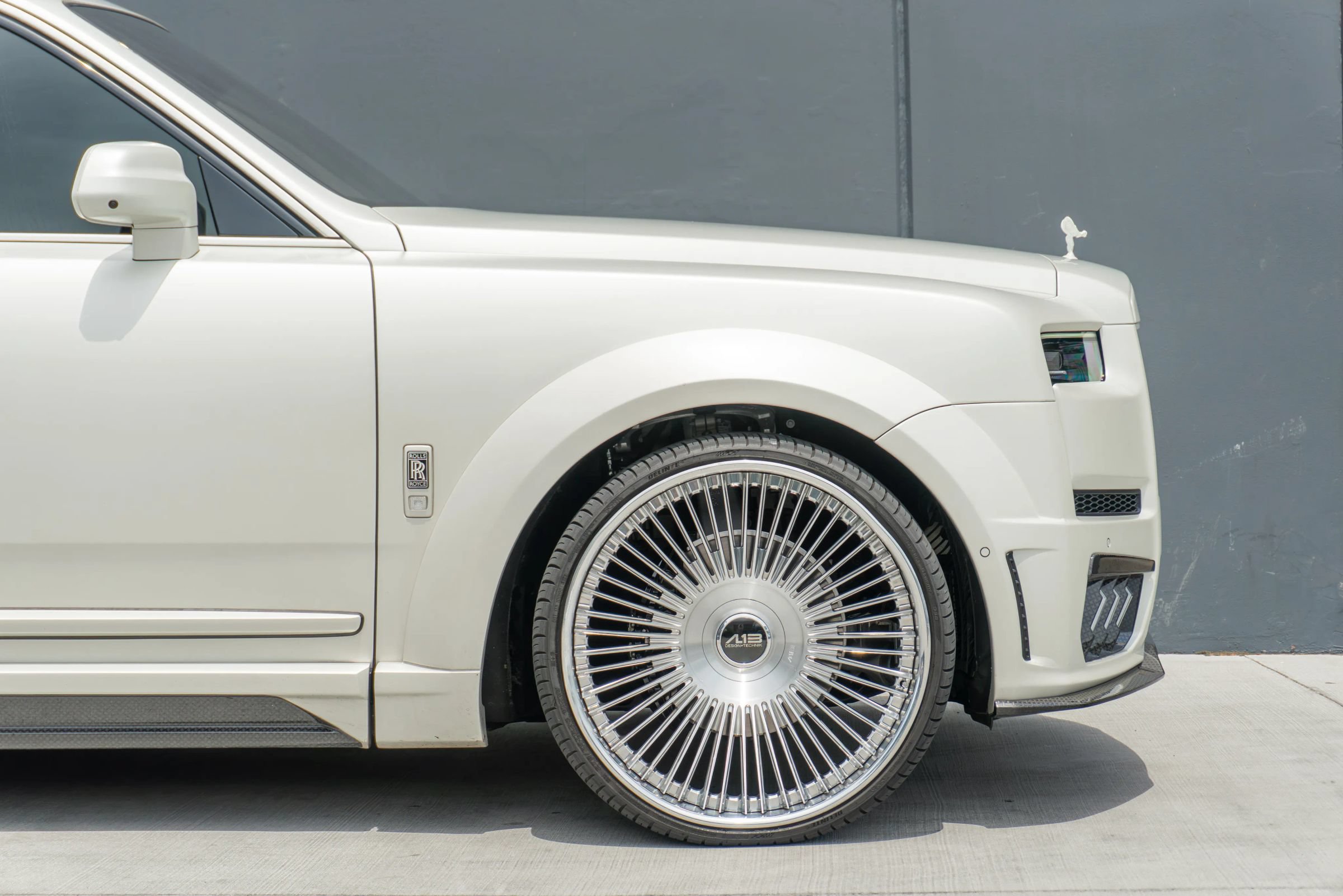 Used 2025 Rolls-Royce Cullinan AWD/4WD image 42