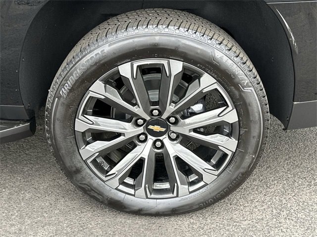 Used 2025 Chevrolet Suburban High Country w/ Sun And Tow Package image 23