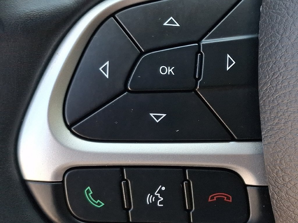 Used 2018 Jeep Compass Trailhawk w/ Navigation Group AWD/4WD image 23