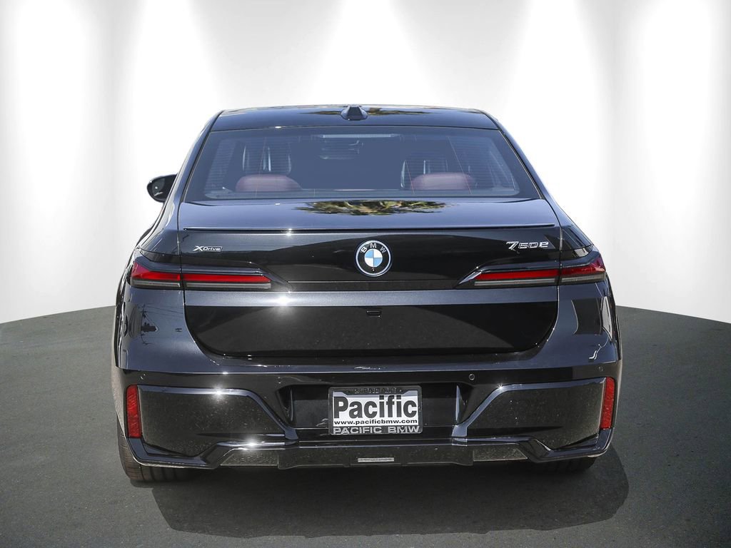 New 2026 BMW 750e xDrive AWD/4WD image 5