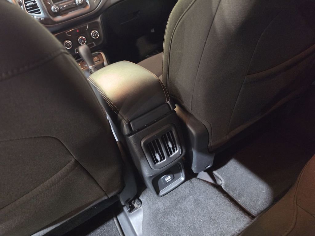 Used 2018 Jeep Compass Sport image 21