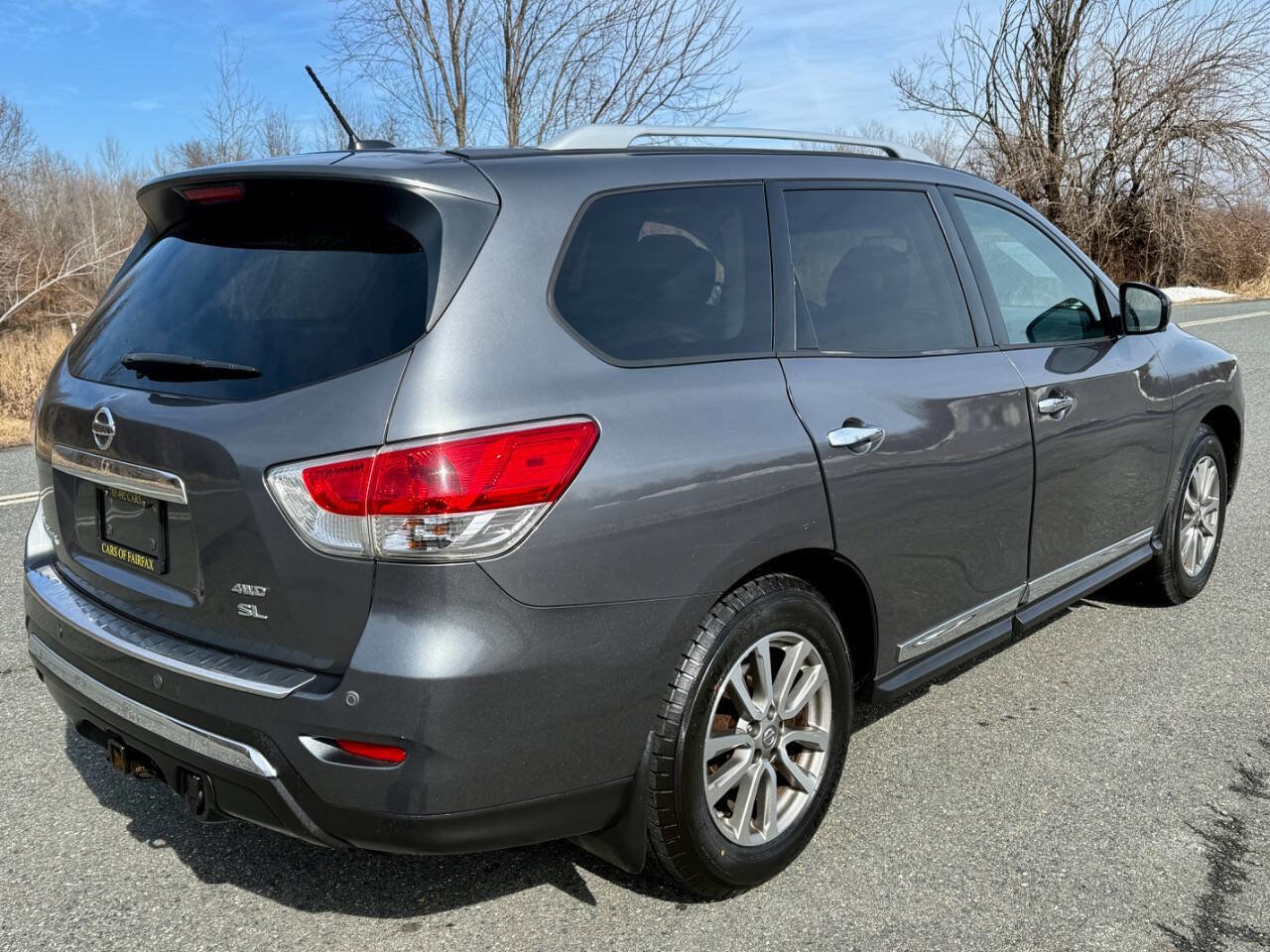 Used 2016 Nissan Pathfinder SL w/ SL Premium Package image 2