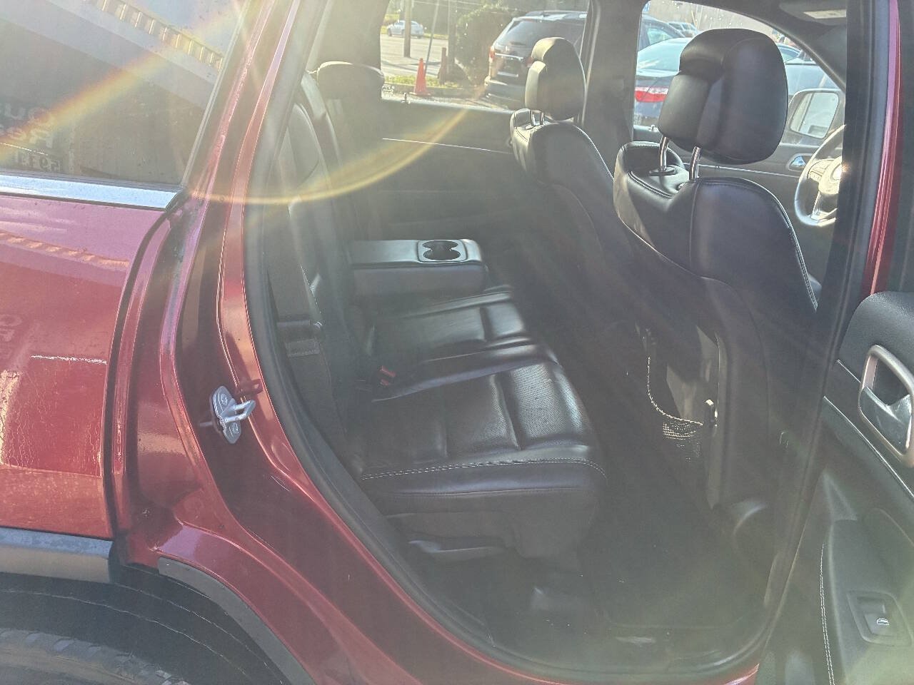 Used 2015 Jeep Grand Cherokee Limited w/ Luxury Group II AWD/4WD image 14