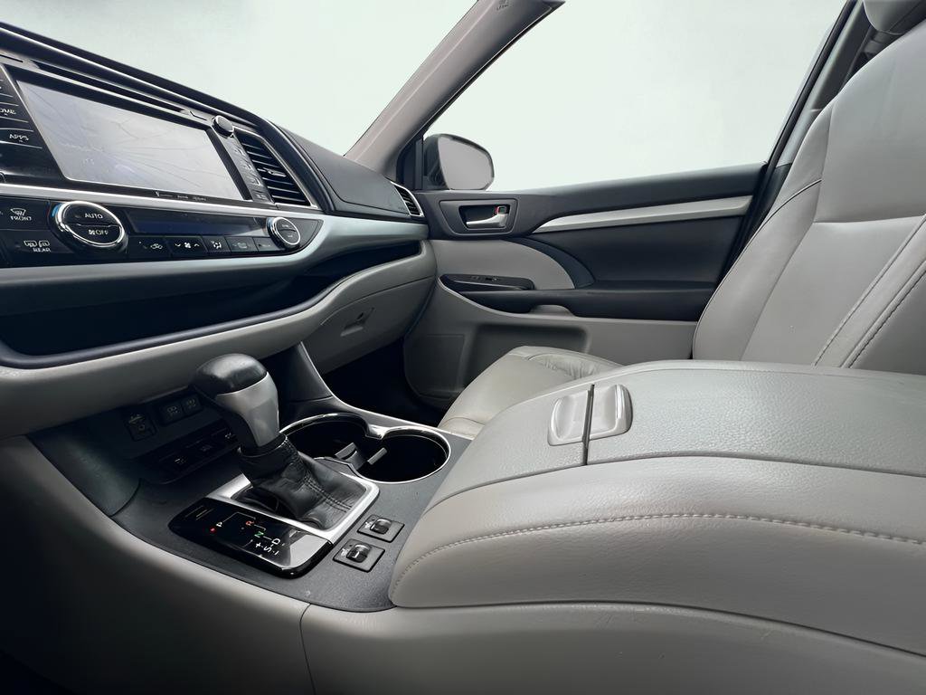 Used 2018 Toyota Highlander XLE image 52