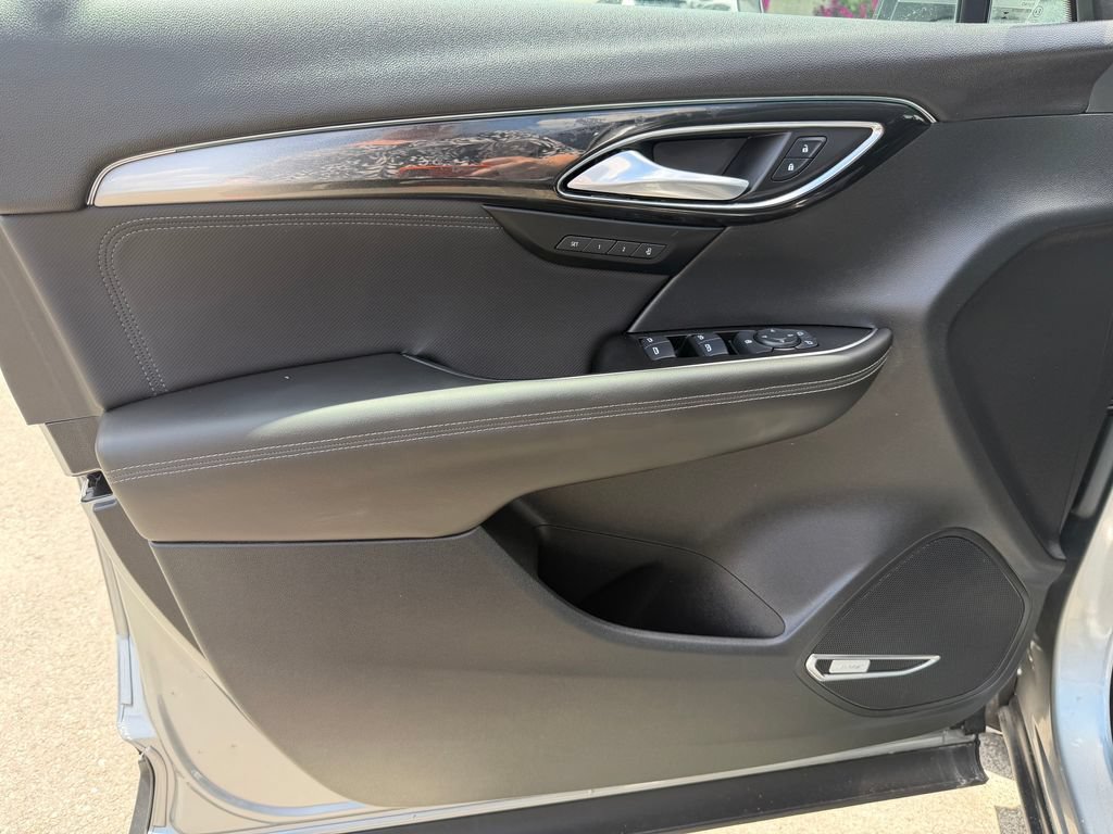 Used 2025 Buick Envision Preferred AWD/4WD image 13