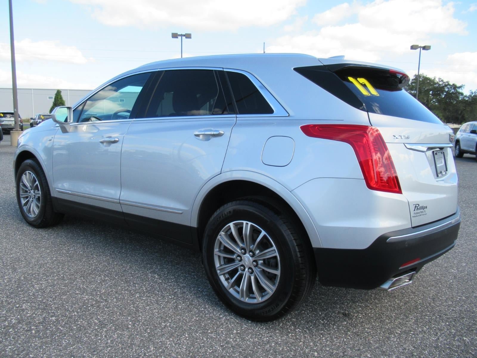 Used 2017 Cadillac XT5 Luxury w/ Driver Awareness Package FWD image 5