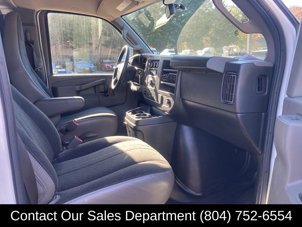 Used 2022 GMC Savana 2500 w/ Driver Convenience Package image 12