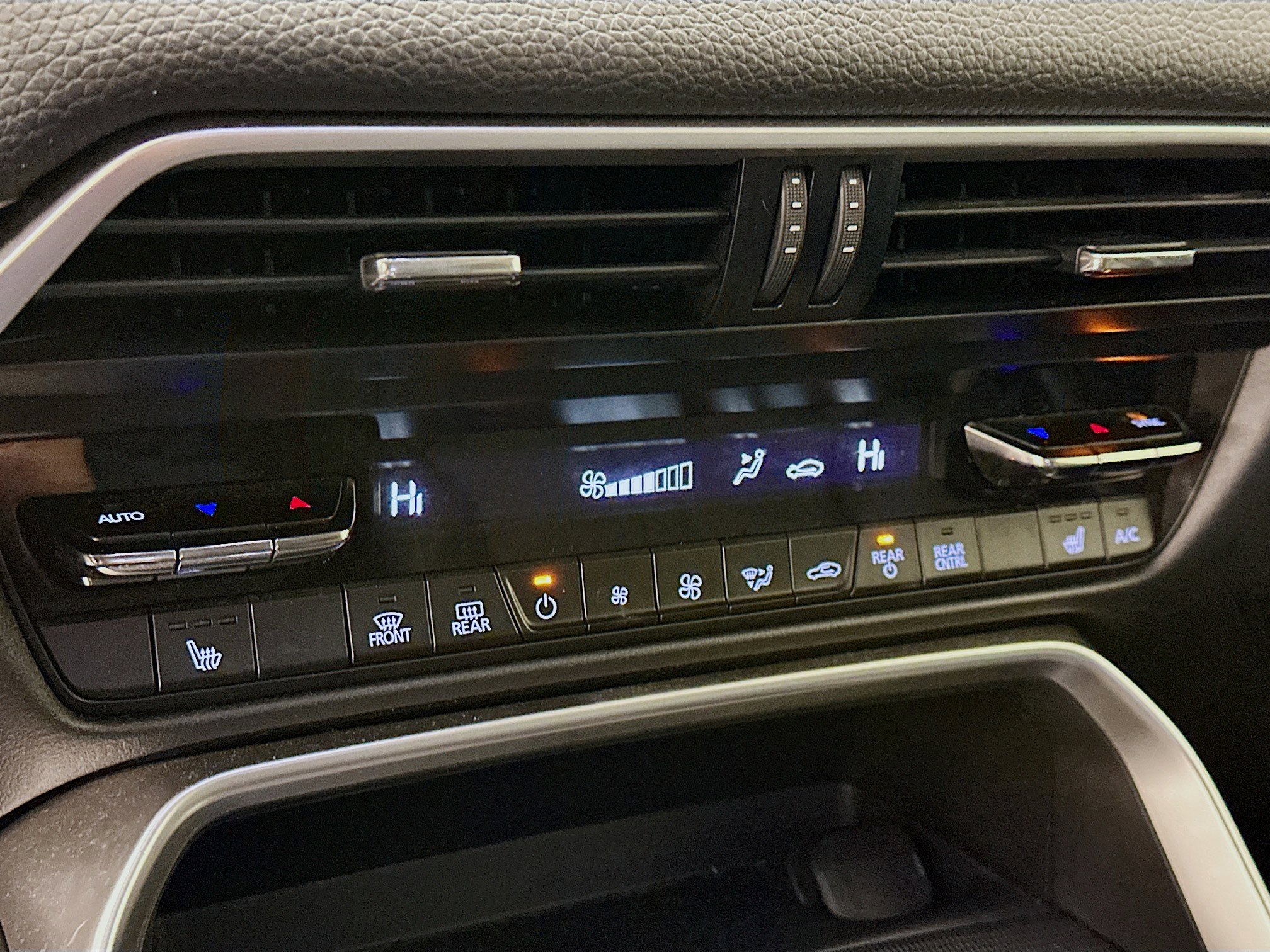 Used 2024 MAZDA CX-90 3.3 Turbo w/ Preferred Plus image 24