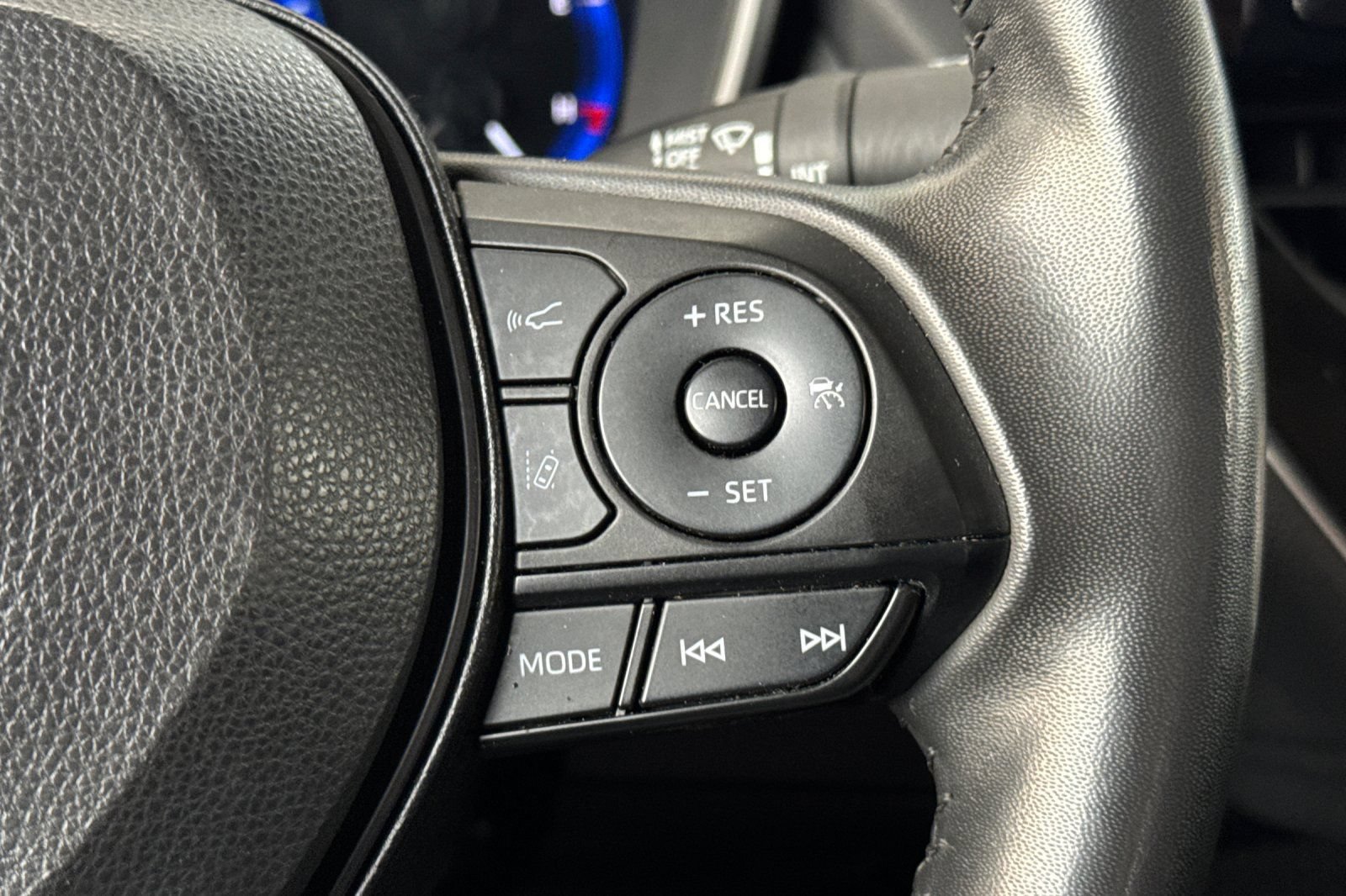 Used 2022 Toyota Corolla LE FWD image 25