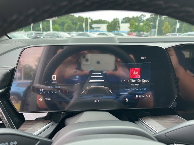 New 2026 Chevrolet Suburban Premier image 25