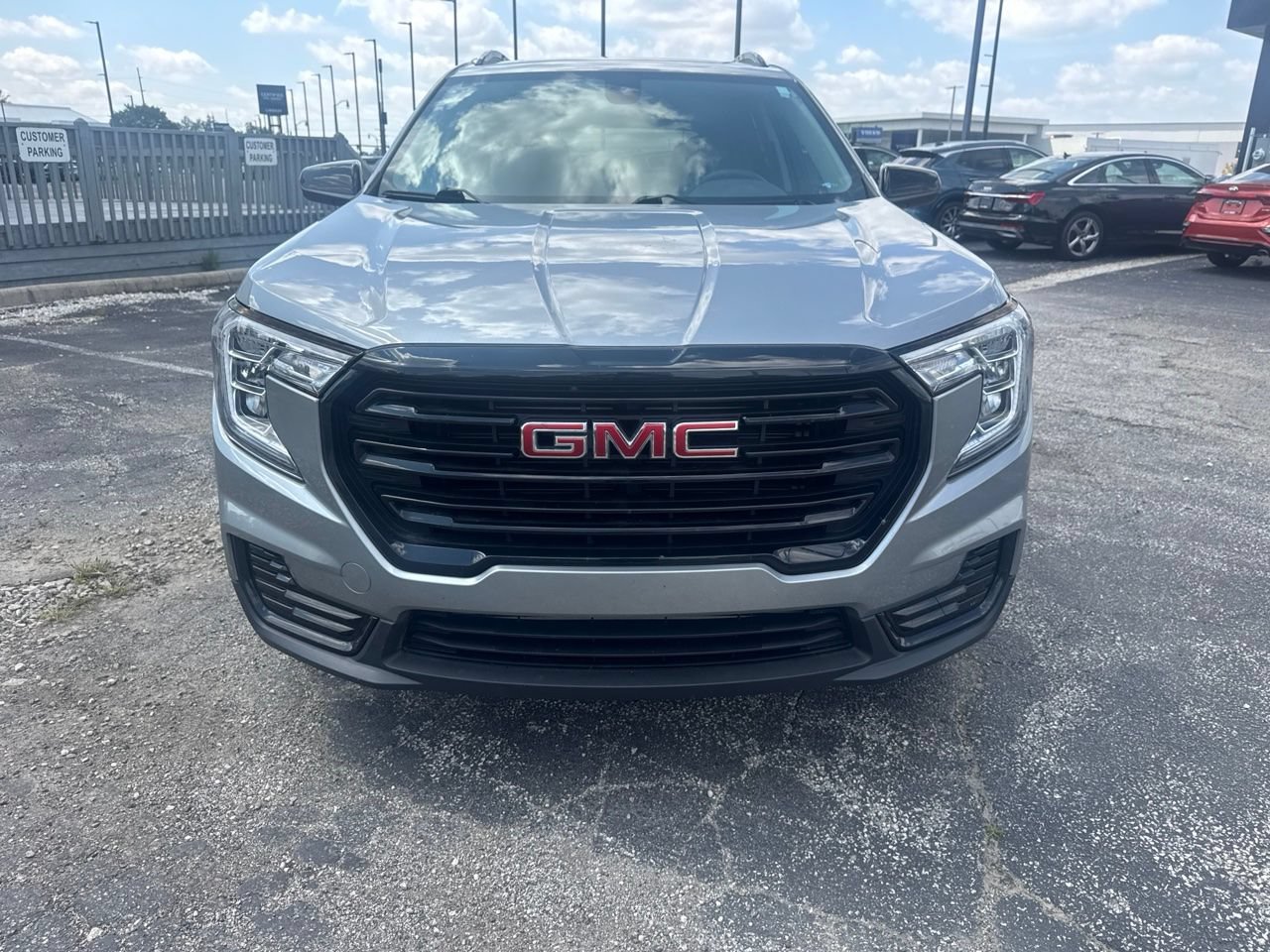 Certified 2024 GMC Terrain SLE w/ Driver Convenience Package FWD image 2