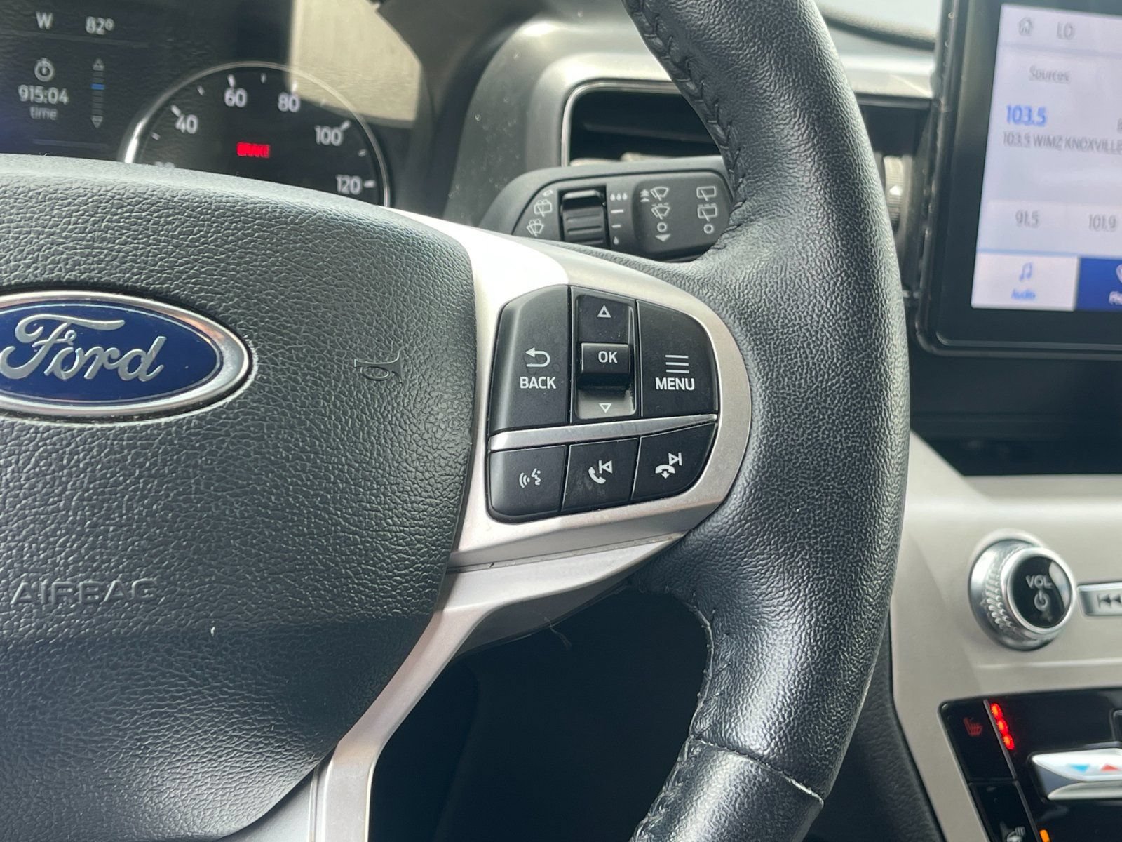 Used 2023 Ford Explorer XLT w/ Equipment Group 202A AWD/4WD image 28