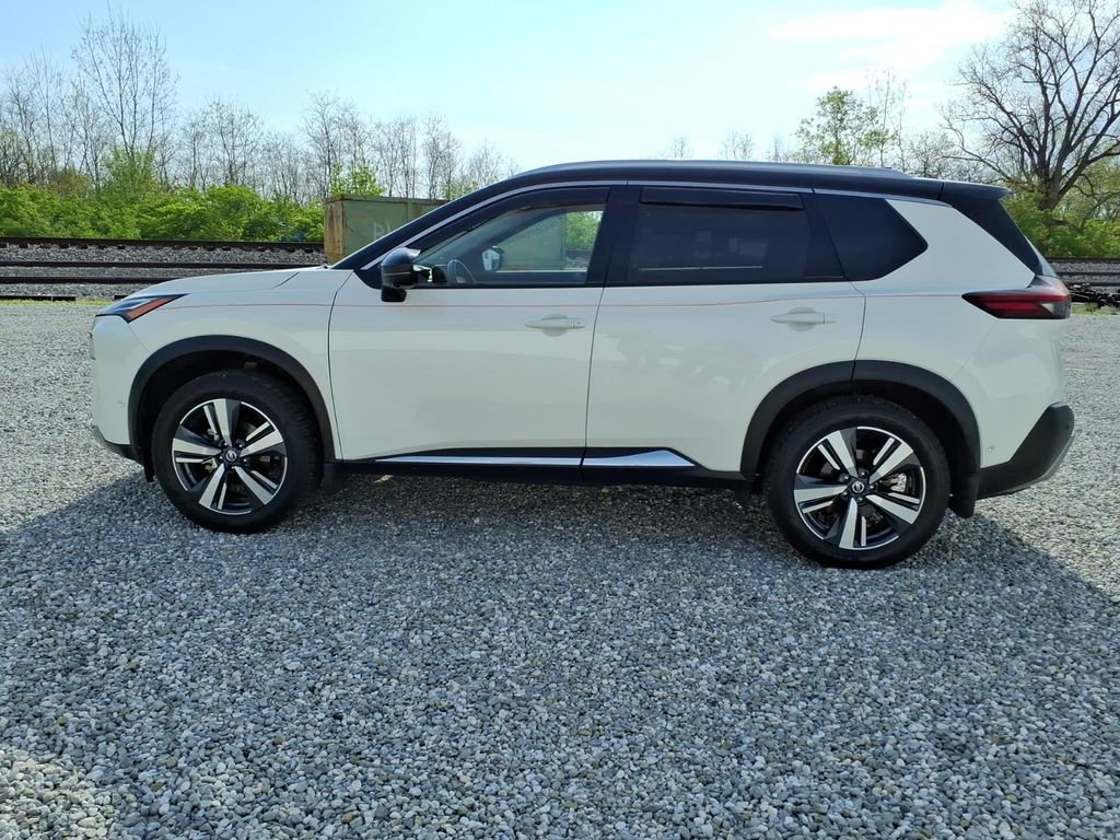 Used 2021 Nissan Rogue Platinum image 5