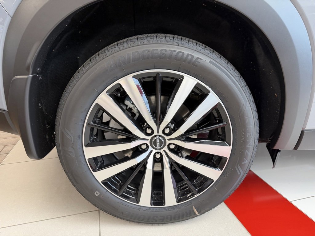 New 2025 Nissan Pathfinder Platinum w/ Cargo Package image 9