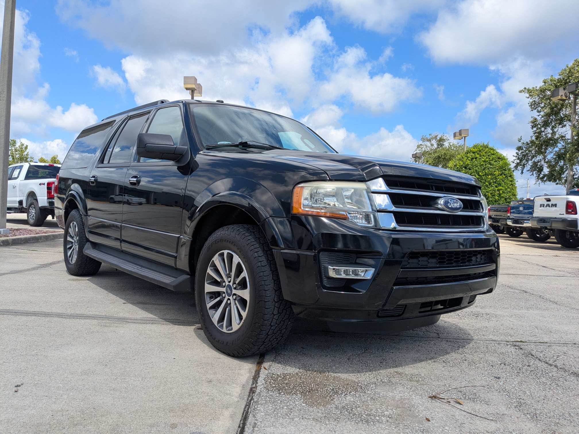 Used 2016 Ford Expedition EL 2WD image 2