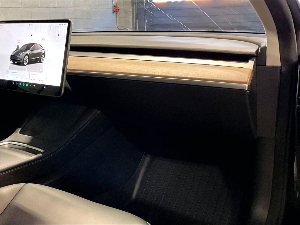 Used 2022 Tesla Model 3 image 19