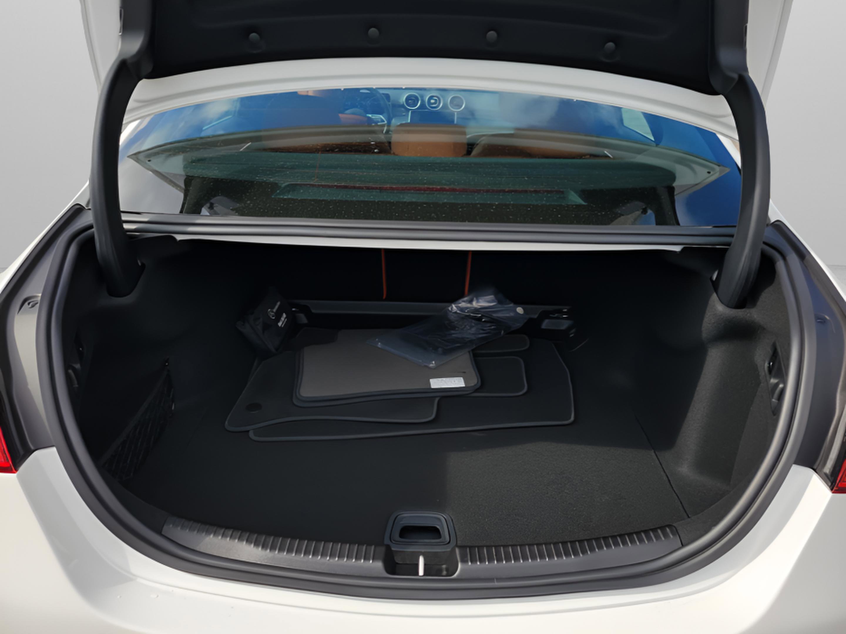 Certified 2025 Mercedes-Benz C 300 Sedan image 9