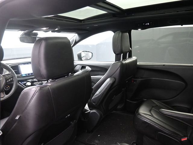 Used 2023 Chrysler Pacifica Touring-L w/ S Appearance Package AWD/4WD image 36