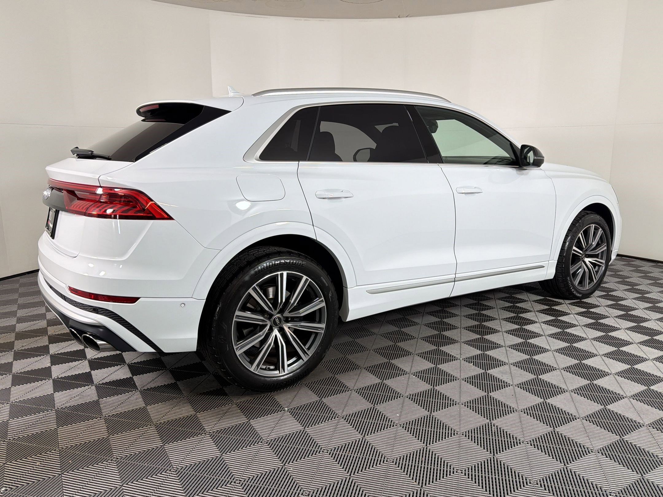 Used 2023 Audi SQ8 Prestige image 7