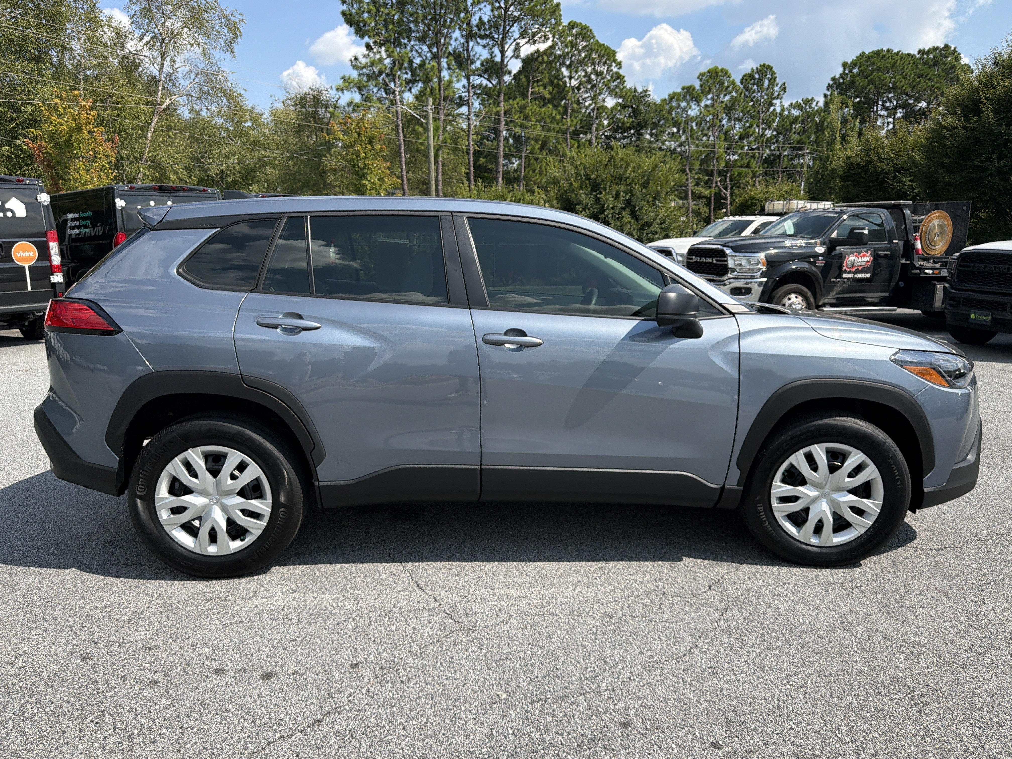 Used 2025 Toyota Corolla Cross L FWD image 9